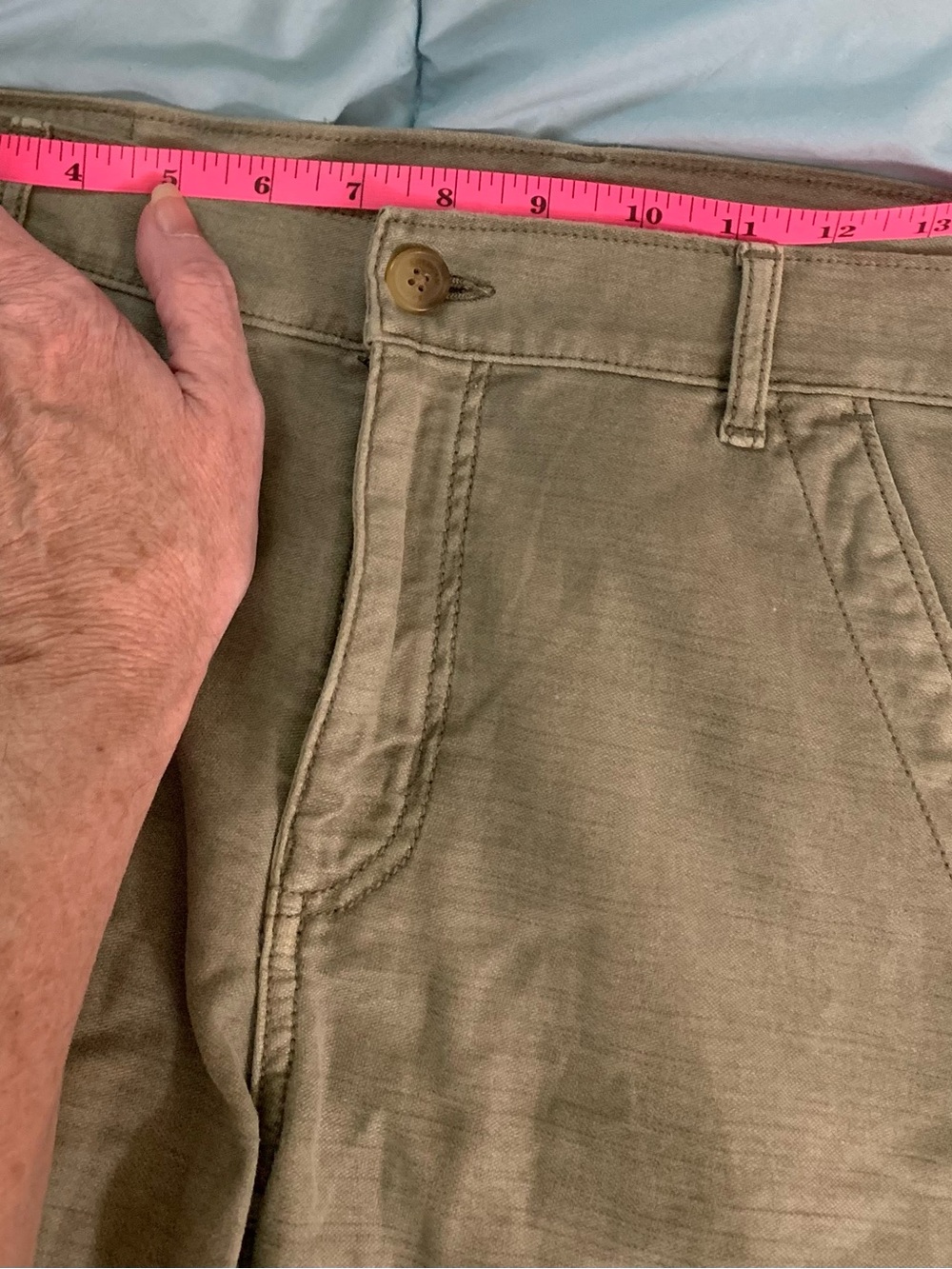American Eagle Outfitters Khaki Cargo Carpenter Pants - Picture 9 of 10